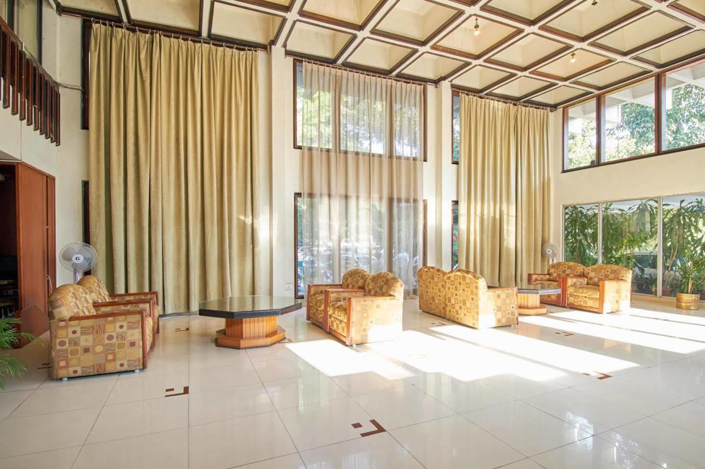 Hotel Chalukya Бенґалуру Екстер'єр фото